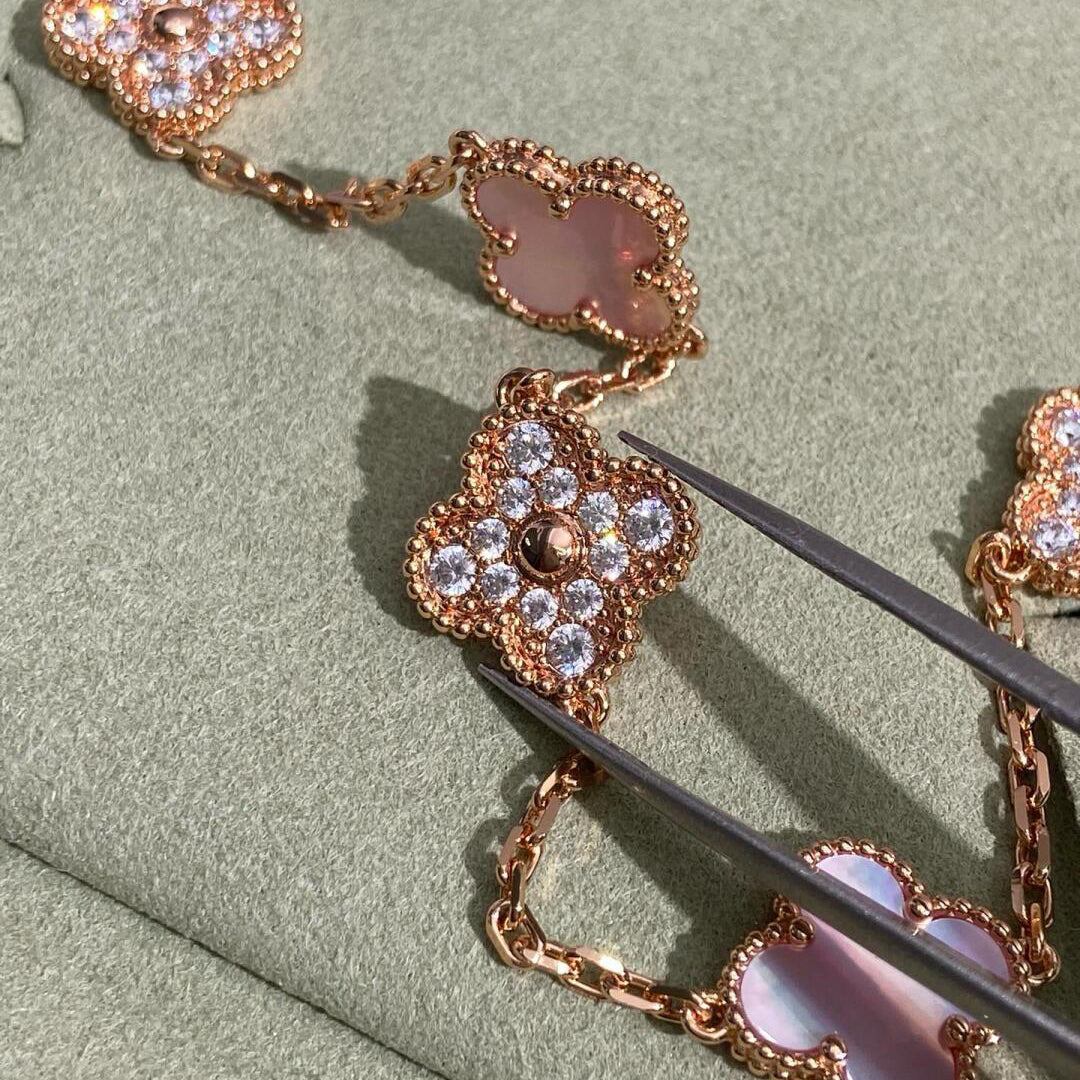 [AuraEcho]CLOVER 10 MOTIFS DIAMOND PINK MOP NECKLACE