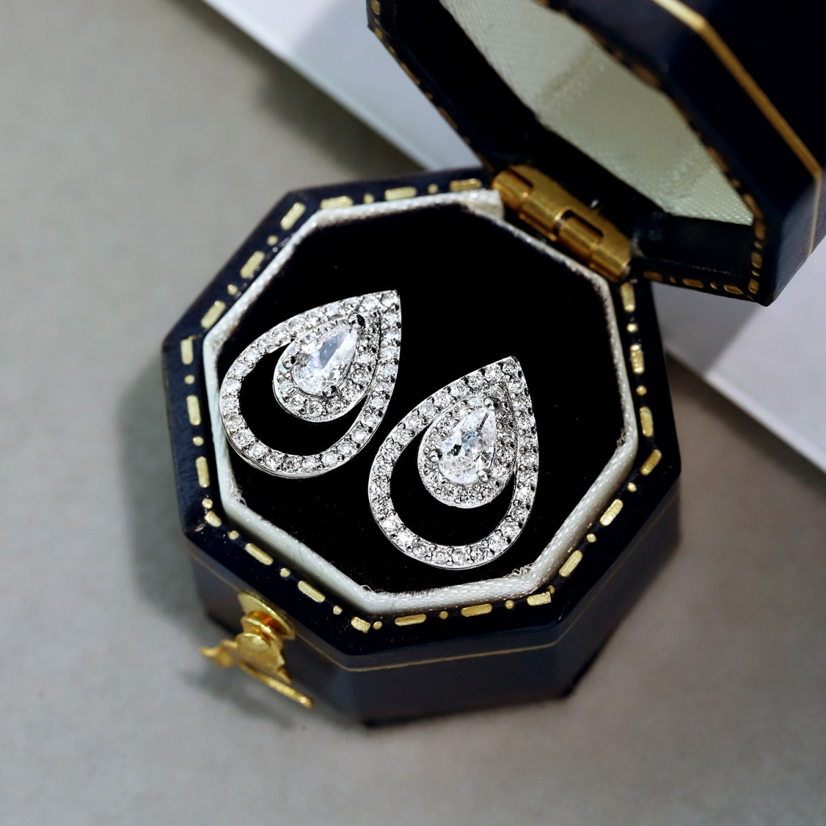 [AuraEcho]Sparkling Delicate Water Drop Shape Daily Earrings