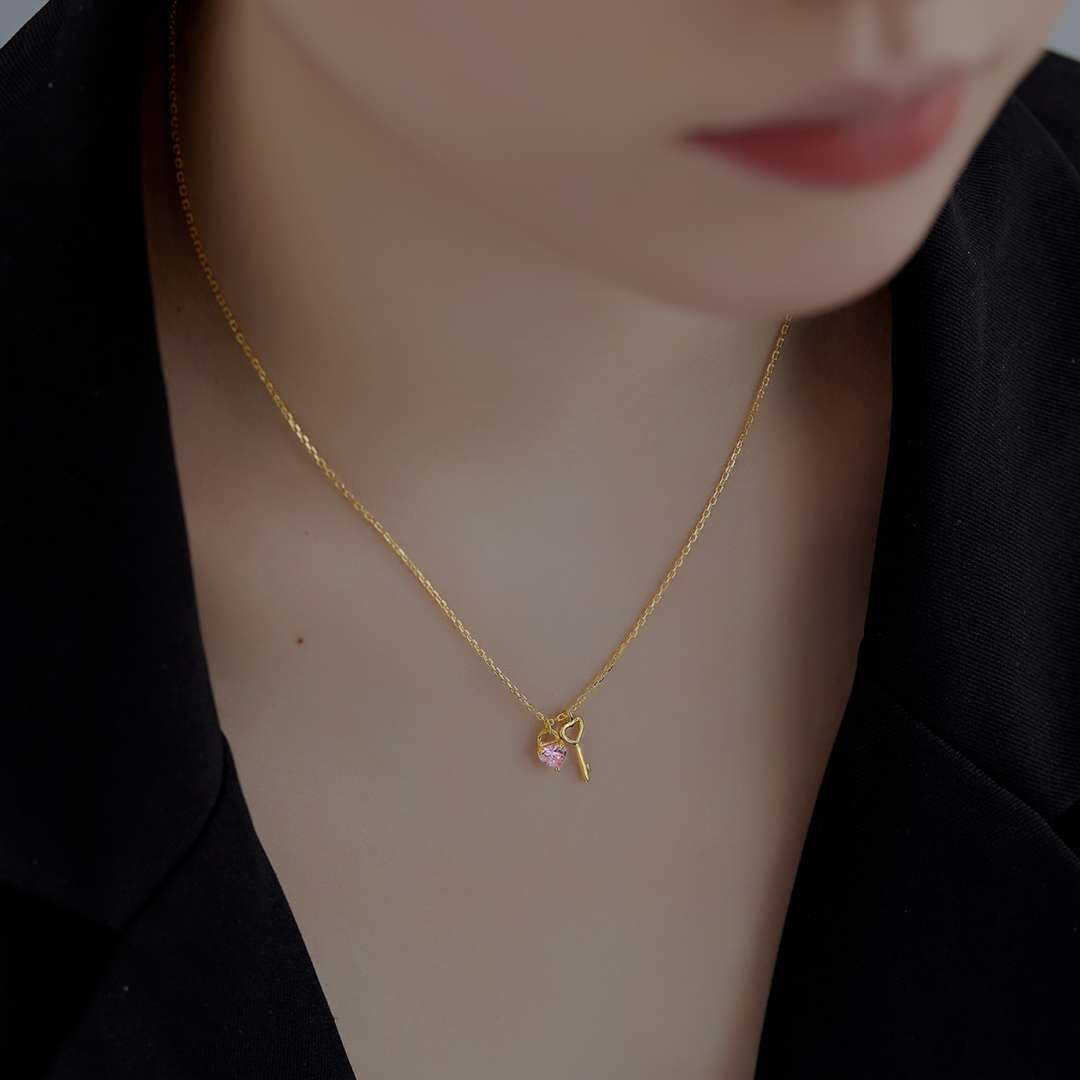 [AuraEcho]Unique Heart Shape Key Pendent Necklace