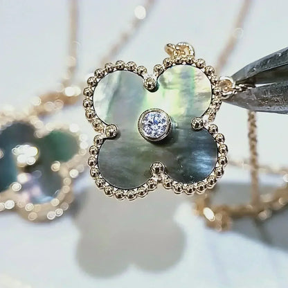 [AuraEcho]CLOVER 15MM DIAMOND AND MOTHER-OF-GREY NECKLACE