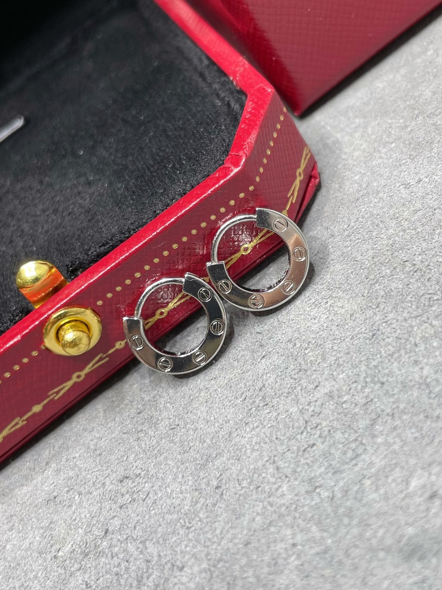 [AuraEcho]LOVE MINI EARRINGS