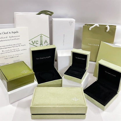 [AuraEcho]VA CLOVER BRACELET NECKLACE RING BOX GIFT BAG