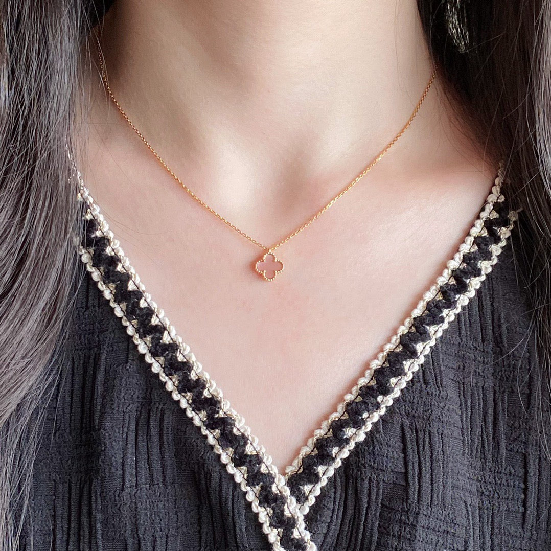[AuraEcho]CLOVER 9.5MM PINK MOTHER OF PEARL SINGLE FLOWER NECKLACE