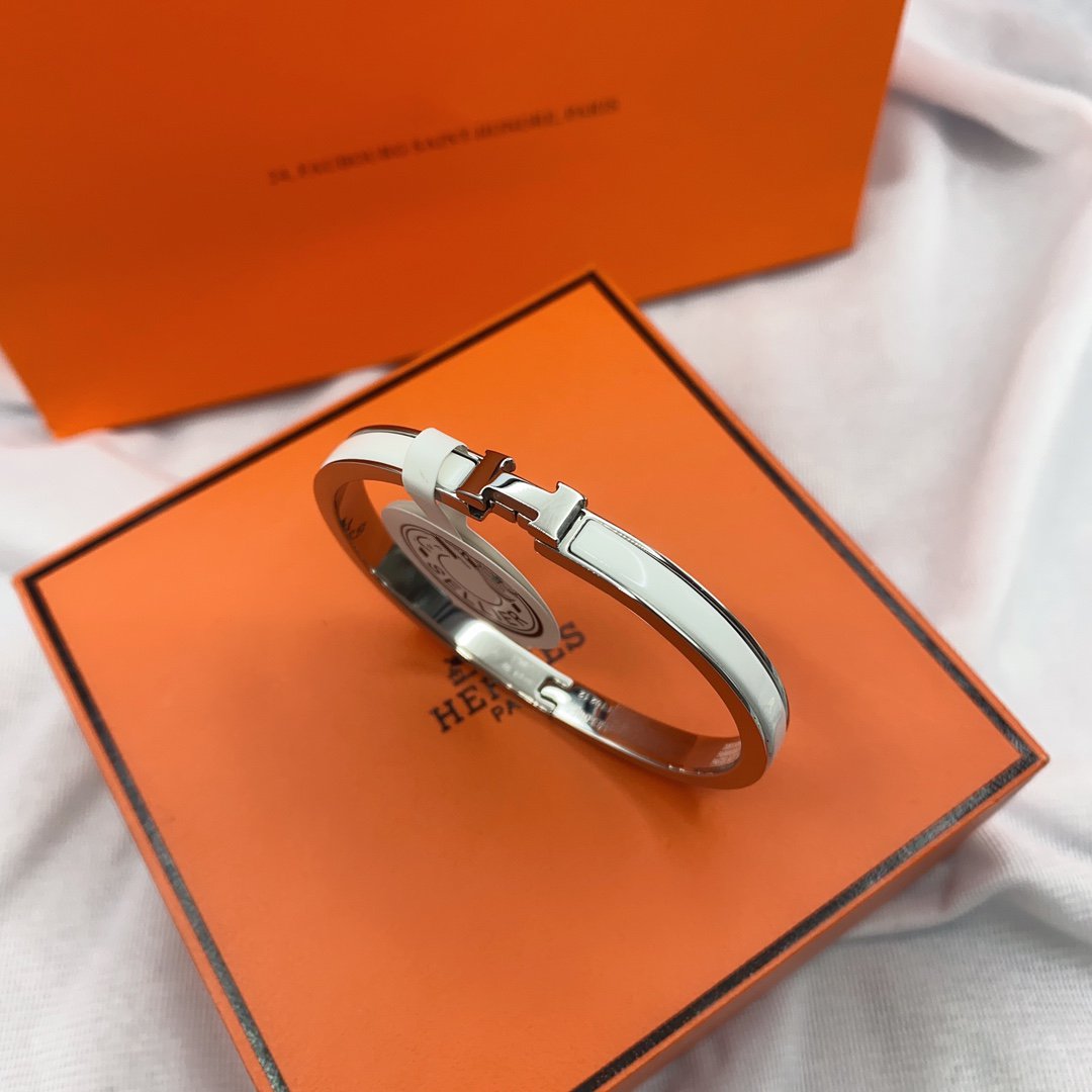 [AuraEcho]CLASSIC HM CLIC WHITE 8MM ENAMEL BRACELET