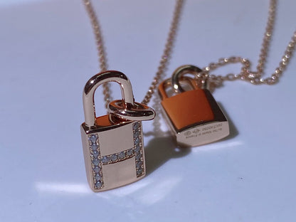 [AuraEcho]HM ADVANCED NICHE LOCK HEAD NECKLACE DIAMONDS