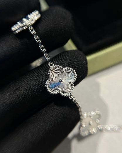 [AuraEcho]CLOVER SILVER 5 MOTIFS BRACELET